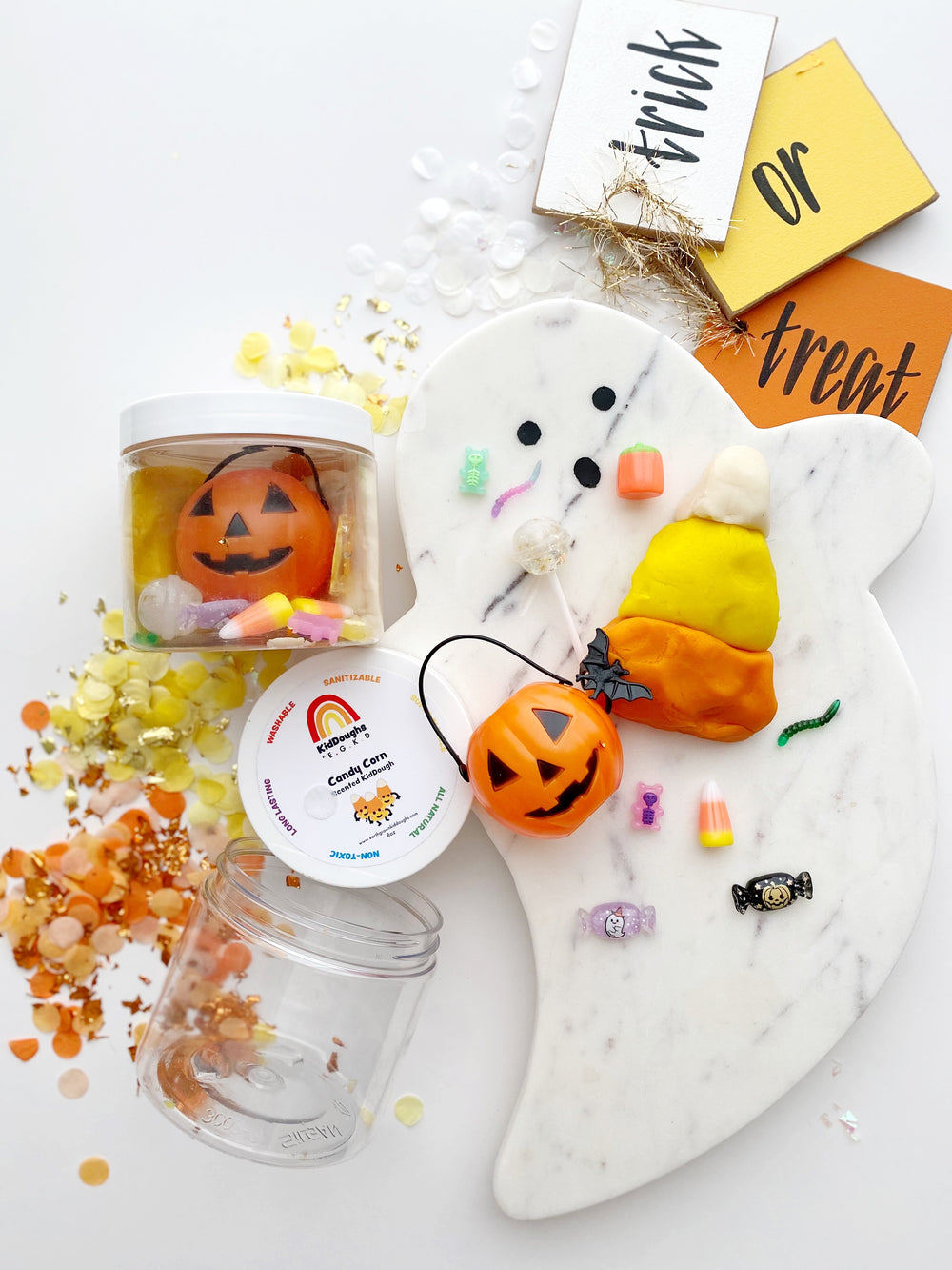 Trick or Treat Play Dough-To-Go Kit