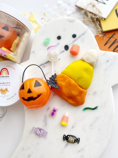 Trick or Treat Play Dough-To-Go Kit